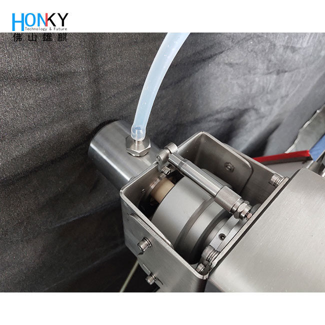 Machine automatique de fermeture de flacon à 40 BPM avec pompe à piston en céramique pour emballage de bouteilles de 2 ml