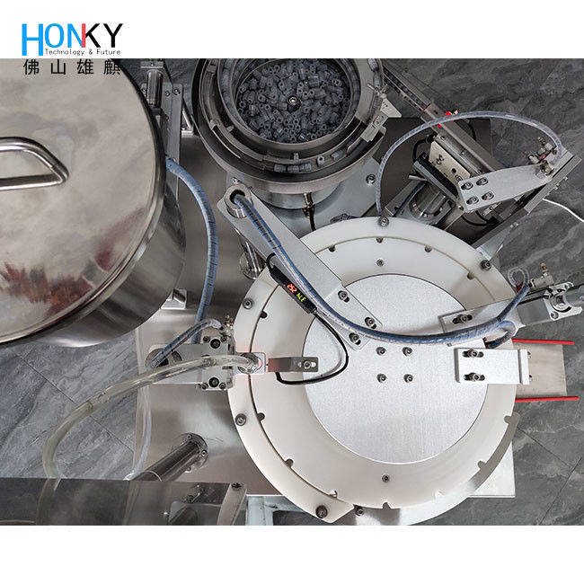 Machine automatique de remplissage de flacon de 3 ml avec pompe à piston en céramique pour gel cosmétique pour la peau à 30 PCS par minute