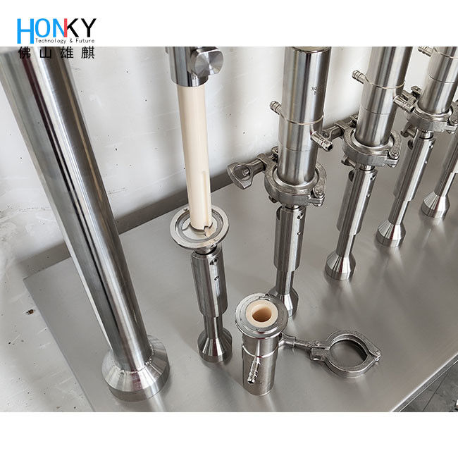 Pompes de remplissage à piston en céramique à commande de servo-moteur avec remplissage de haute précision pour la distribution de liquides pharmaceutiques