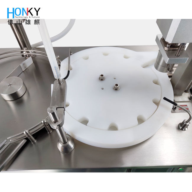 Machine de fermeture de flacon de bureau de 3 ml avec pompe en céramique de haute précision pour le remplissage de liquide pharmaceutique à 25 bouteilles par minute Certifié GMP